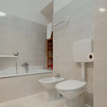 Ghega 15 Stazione Locazione Turistica Apartment *